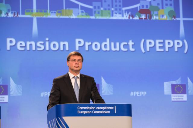 EU-Kommissar Dombrovskis präsentiert das europäische Renten-Anlageprodukt PEPP